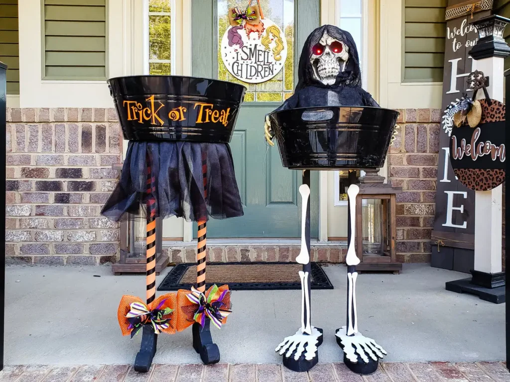 How To Decorate The Front Of Your House For Halloween - Candy Cauldron Display