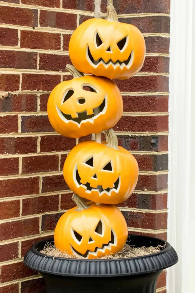 How To Decorate The Front Of Your House For Halloween - Pumpkin Topiary